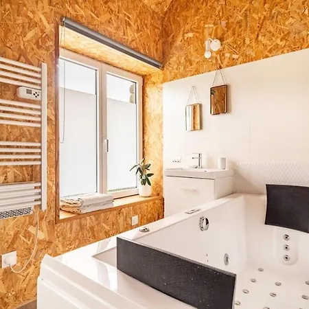 Holiday home Maison De Village Avec Cheminee Et Balneotherapie *